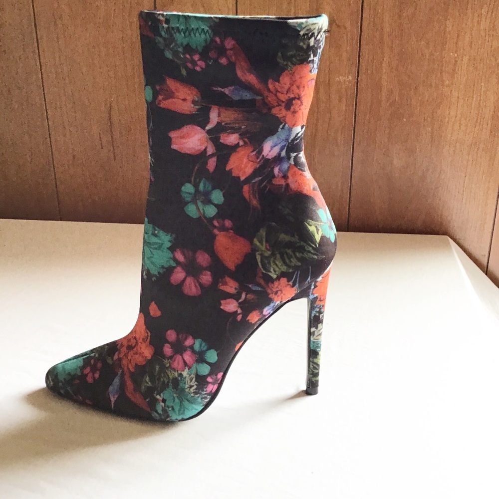 Steve Madden Lovely Stiletto Sock Bootie - Picture 5 of 8
